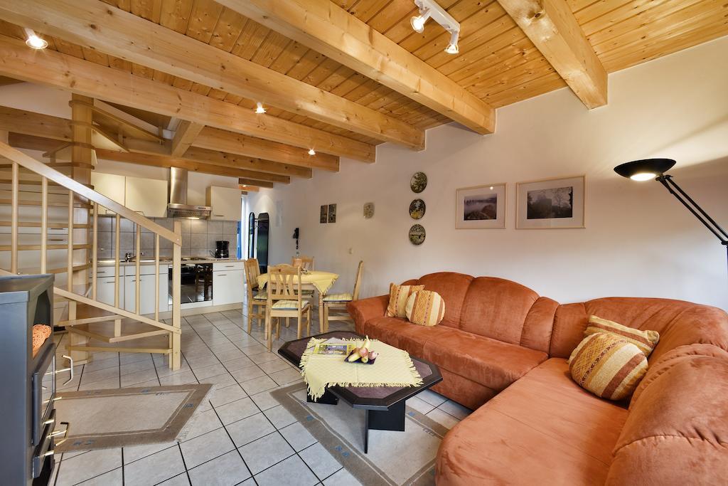 Will Apartment Hilders